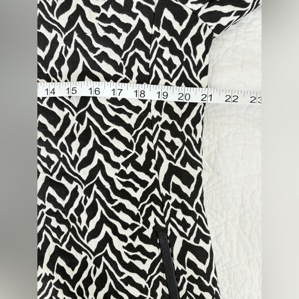 PRELOVED SZ 2 Chico's Black and White Patterned Long Jacket Blazer - Picture 6 of 11